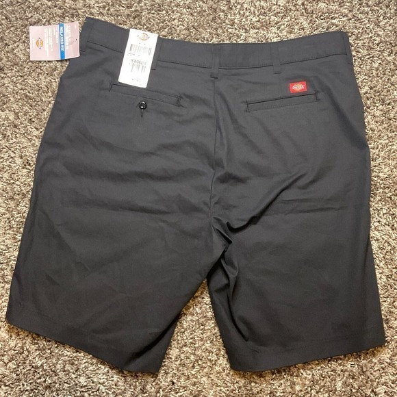 NWT Women's Dickies Relaxed Fit Stretch‎ Twill Midrise Shorts 10" Inseam Size 16 - Picture 3 of 5